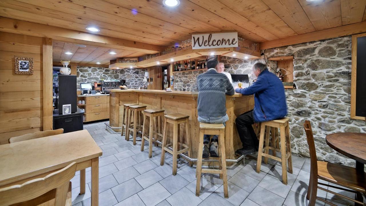 לה דיאבלרט Hotel Restaurant Les Lilas מראה חיצוני תמונה